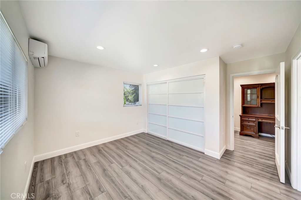 5026 Varna Avenue Property Photo 30