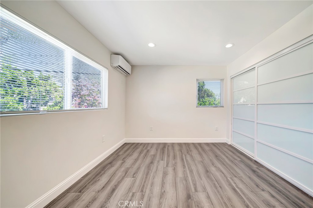 5026 Varna Avenue Property Photo 31
