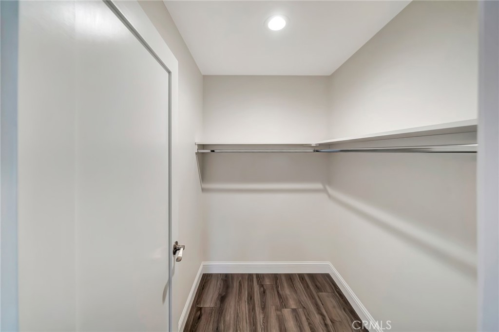 5026 Varna Avenue Property Photo 32