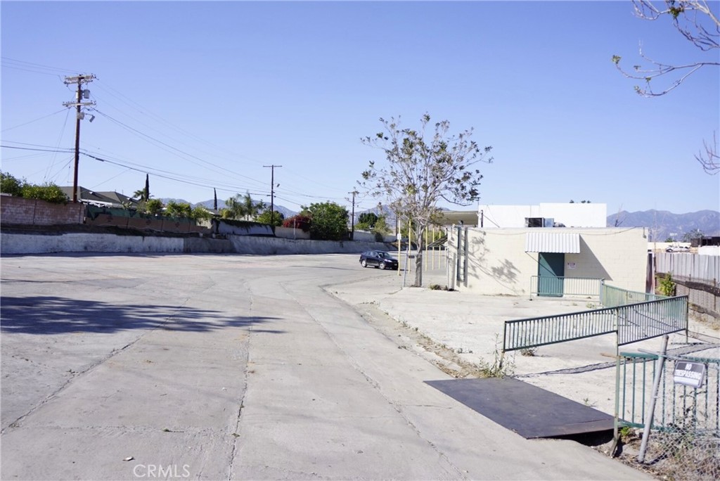 9750 Telfair Avenue Property Photo 4