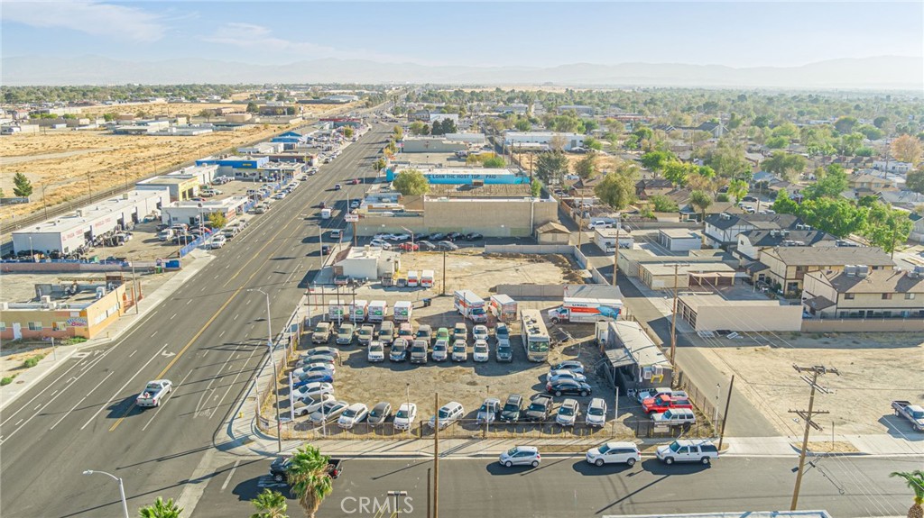 44663 Sierra Highway Property Photo 1