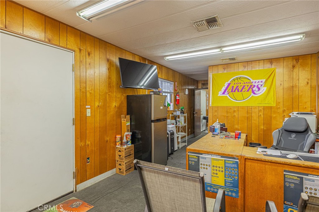 44663 Sierra Highway Property Photo 14