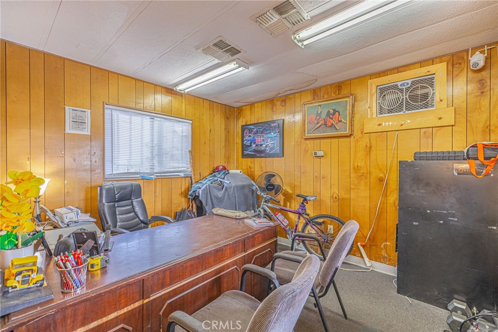 44663 Sierra Highway Property Photo 17