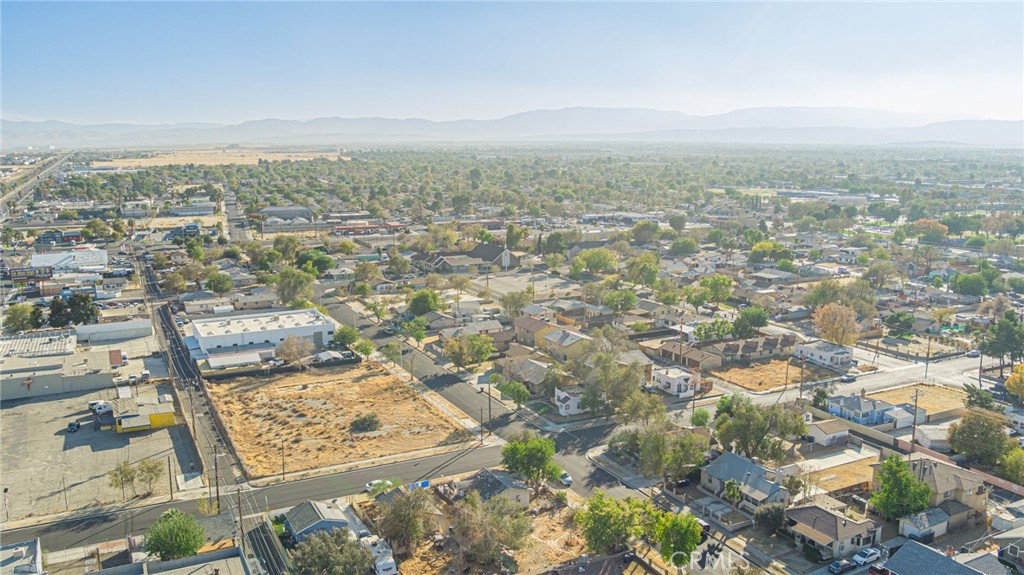 44663 Sierra Highway Property Photo 32