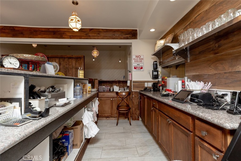 9048 Woodley Avenue C Property Photo 10