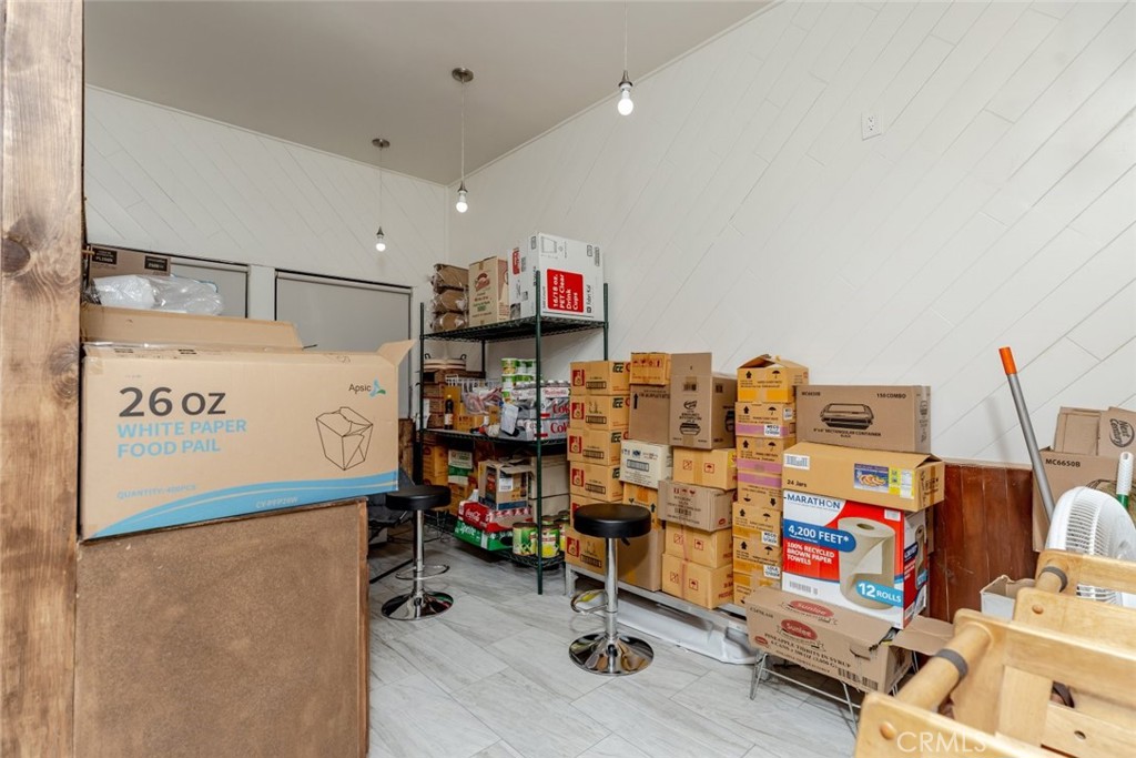 9048 Woodley Avenue C Property Photo 19