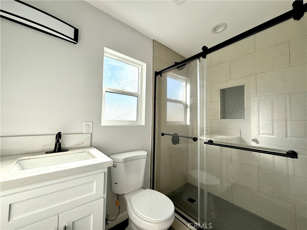 5159 Clinton Street Property Photo 5