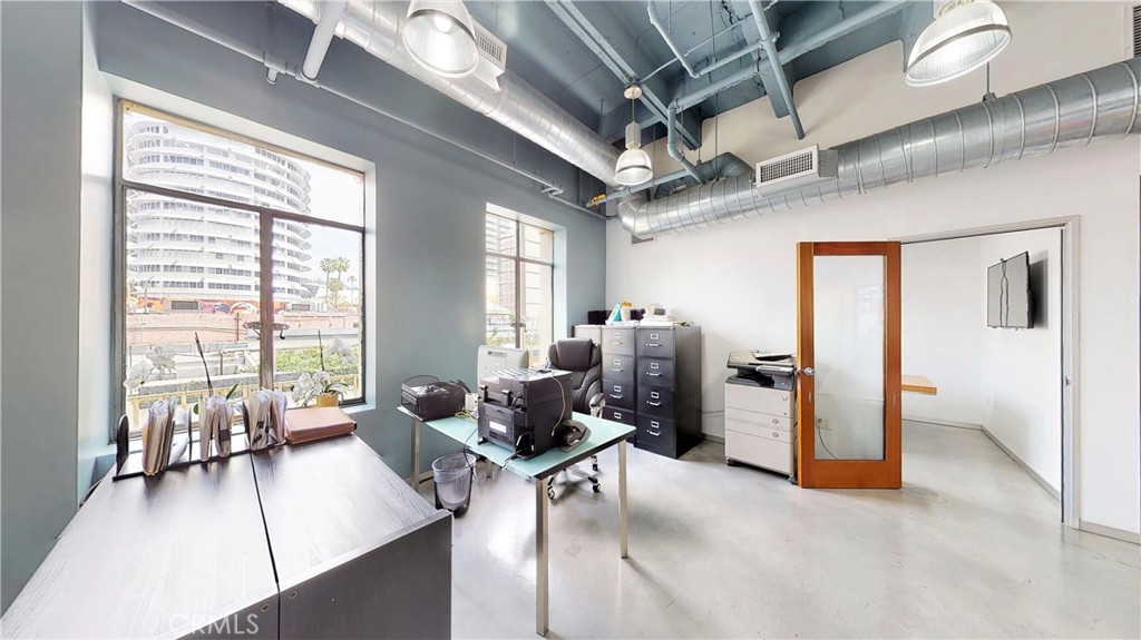 6253 Hollywood Boulevard 205 Property Photo 4