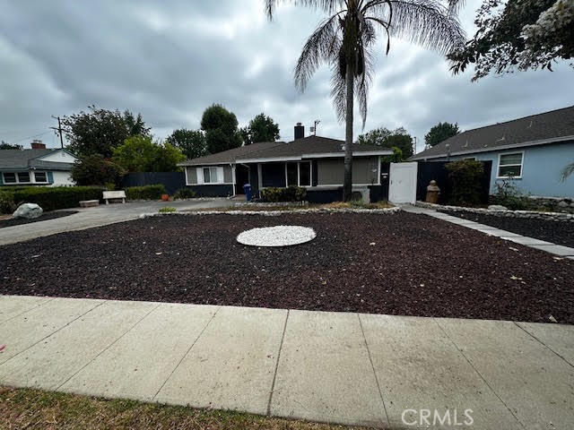 8006 N Limerick Avenue Property Photo 1