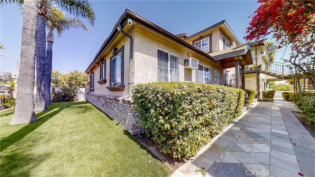 13226 Paxton Street Property Photo 6