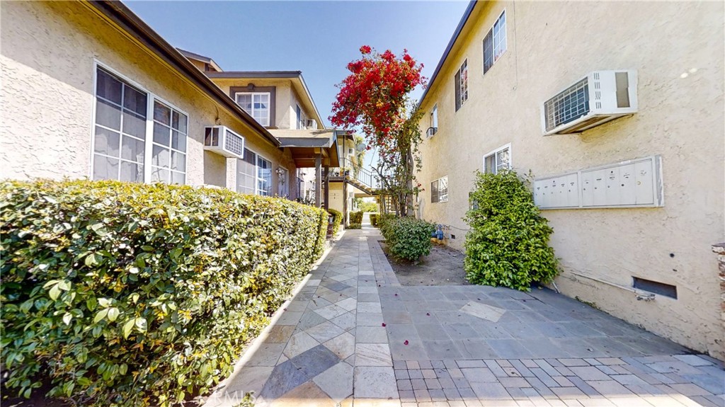 13226 Paxton Street Property Photo 8