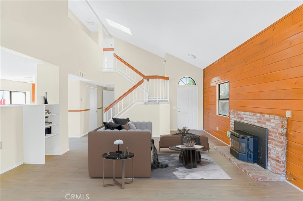 554 E Jackman Street Property Photo 3