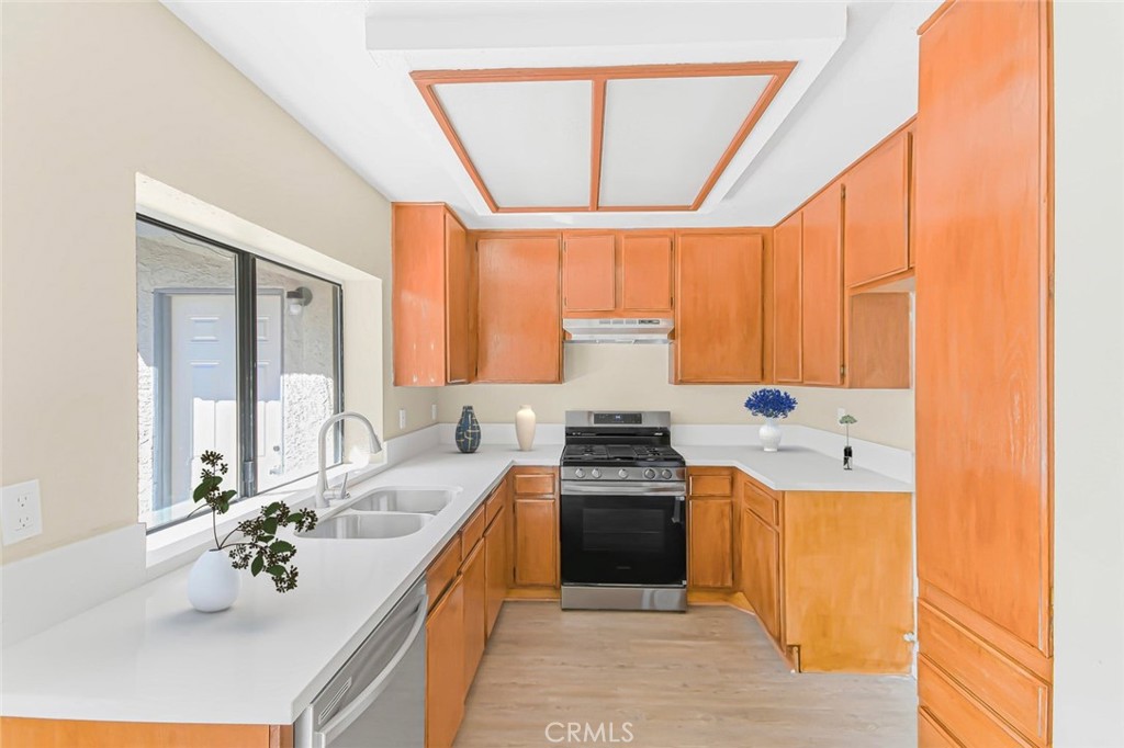 554 E Jackman Street Property Photo 6