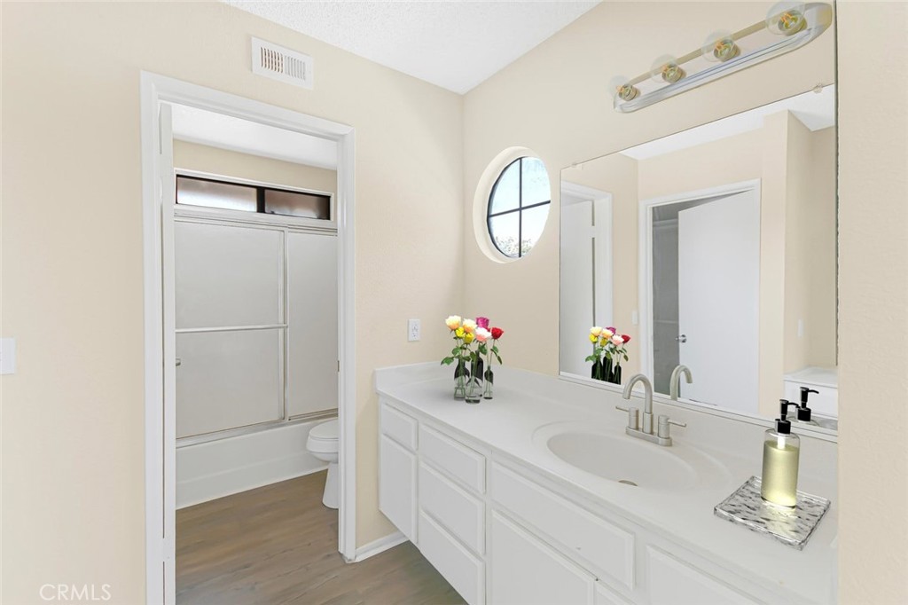 554 E Jackman Street Property Photo 13