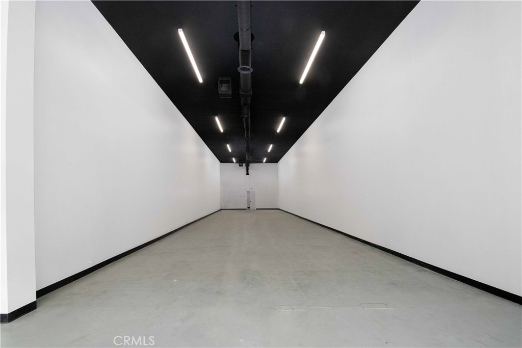 212 N San Fernando Boulevard Property Photo 2