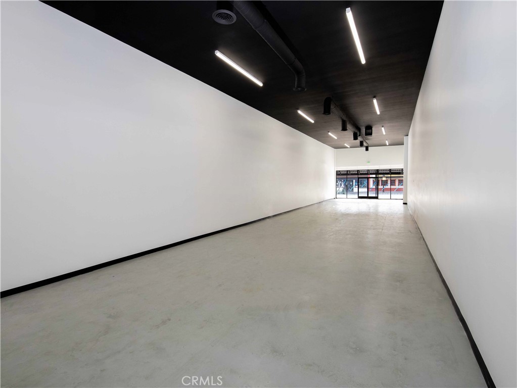 212 N San Fernando Boulevard Property Photo 3