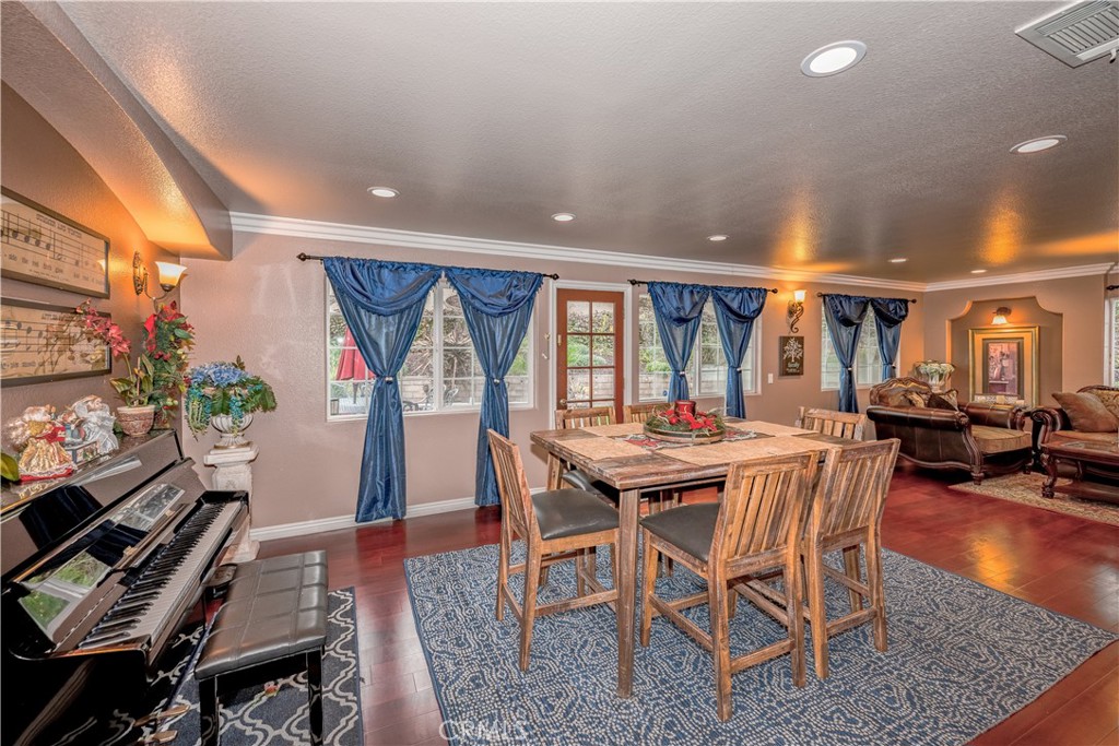 8715 Predera Court Property Photo 10