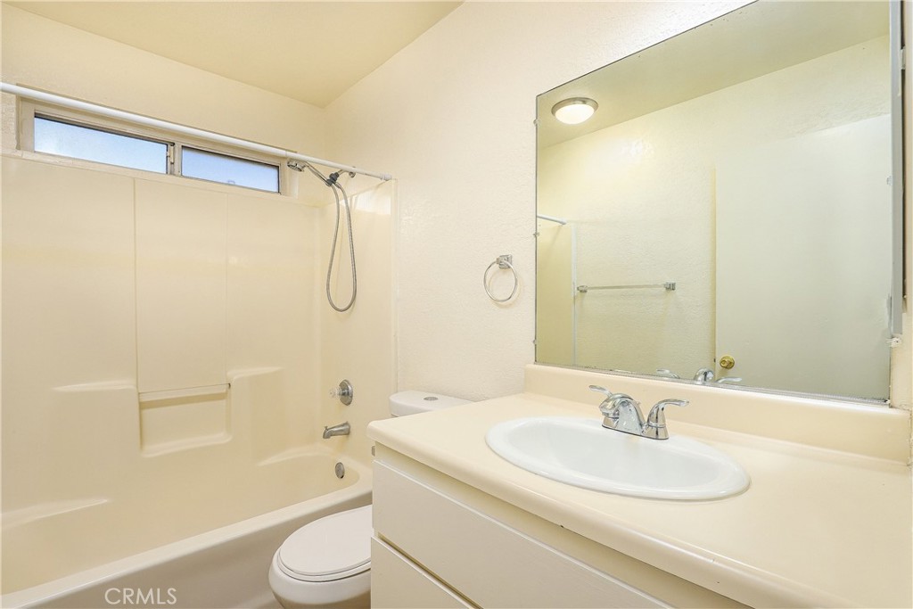6611 California City Boulevard Property Photo 8