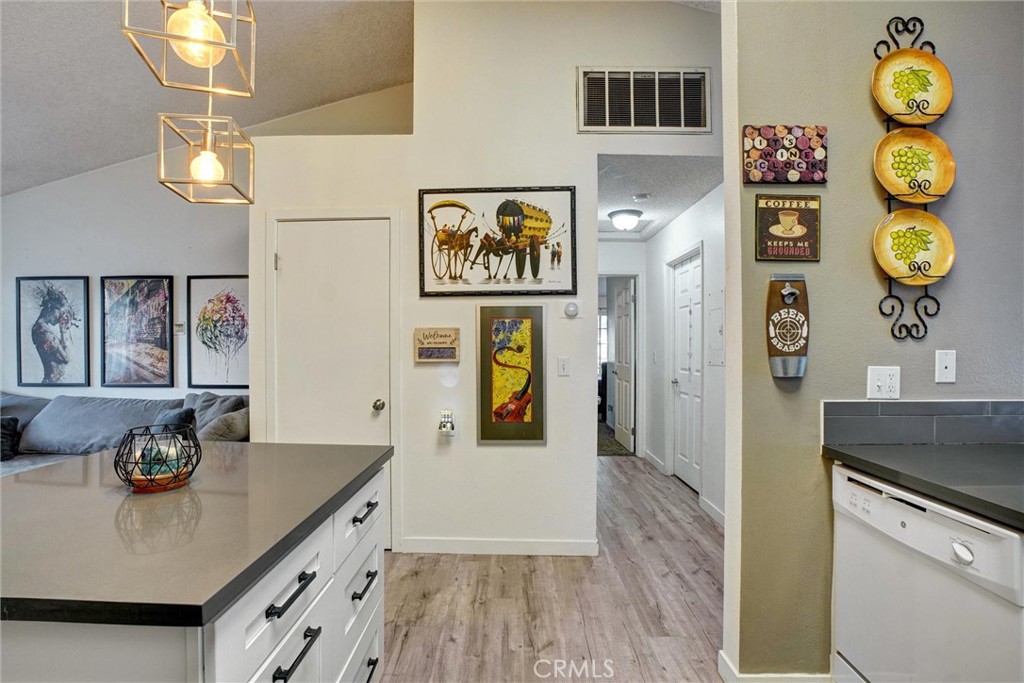 11350 Foothill Boulevard 30 Property Photo 10