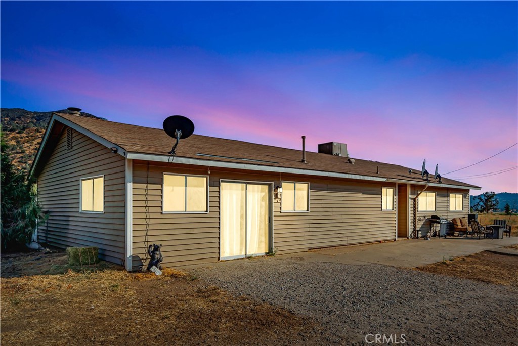 21508 Walker Basin Road Property Photo