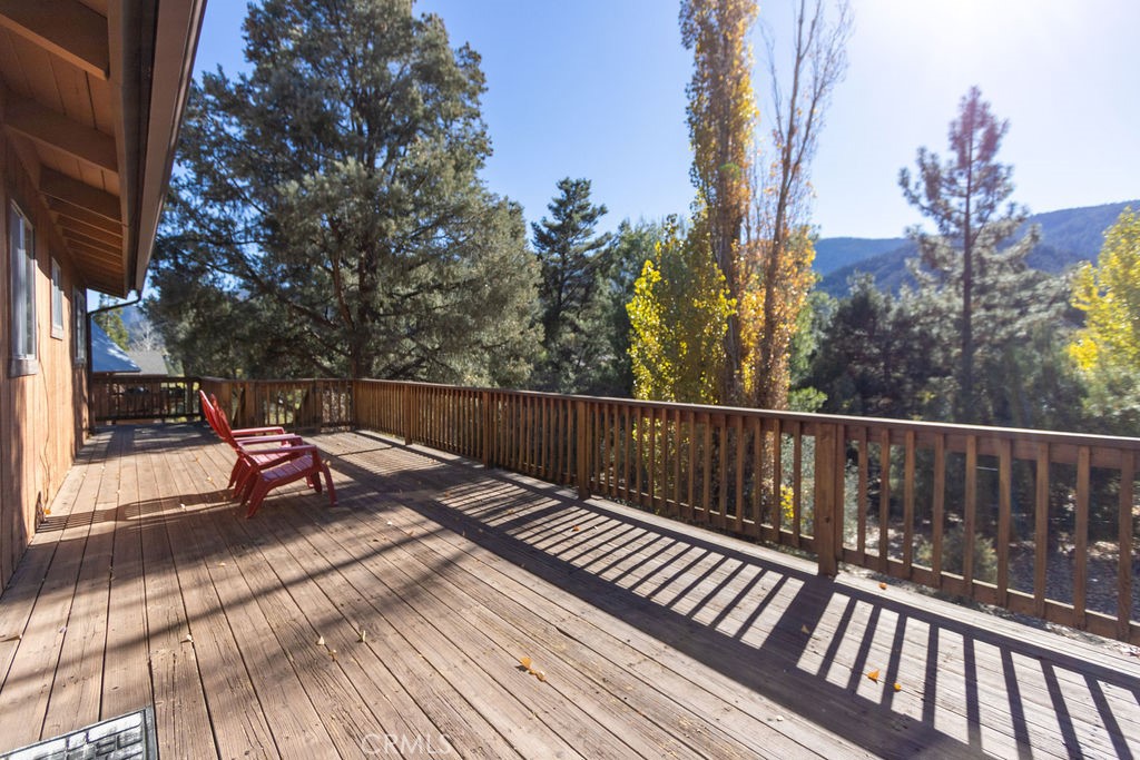 16416 Grizzly Drive Property Photo 4