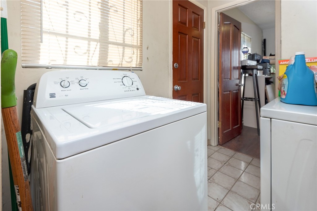 1657 W 67th Street 2 Property Photo 10