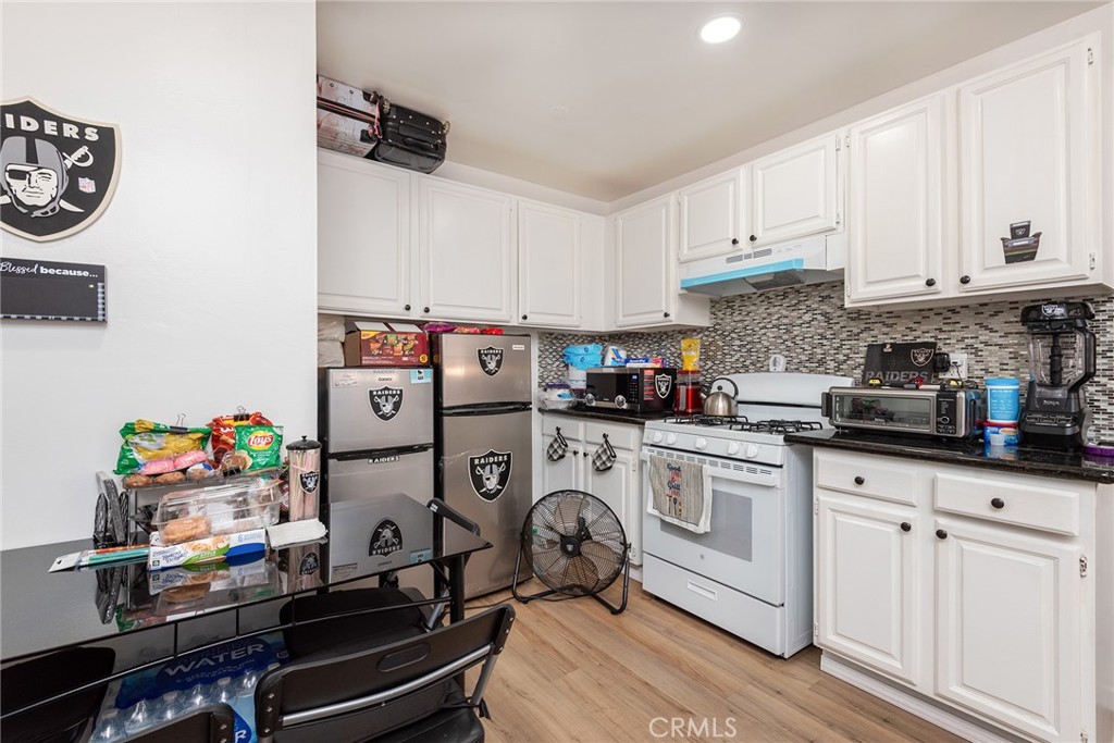 1657 W 67th Street 2 Property Photo 20