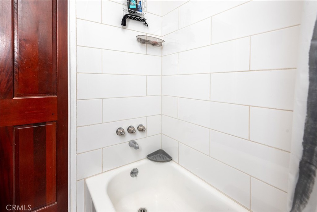 1657 W 67th Street 2 Property Photo 24