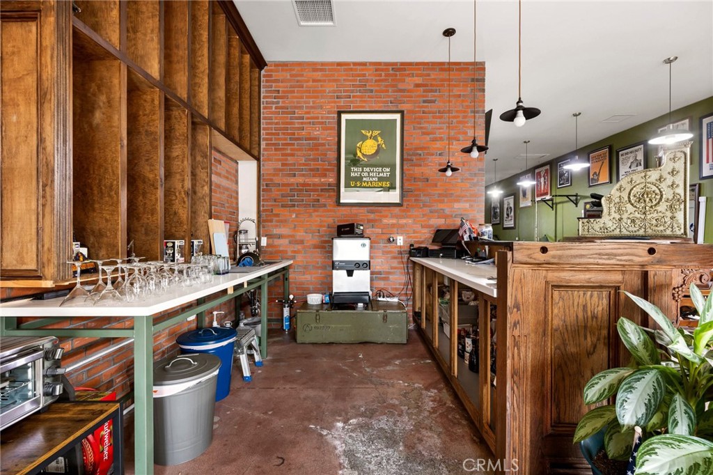 21627 Sherman Way Property Photo 7