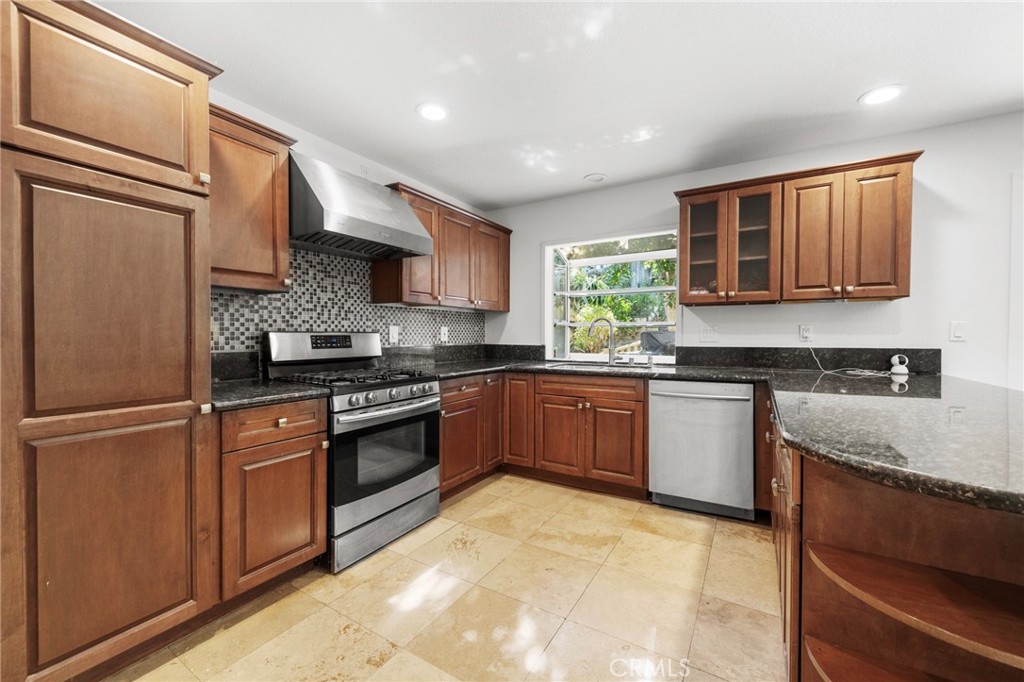 22232 Macfarlane Drive Property Photo 5