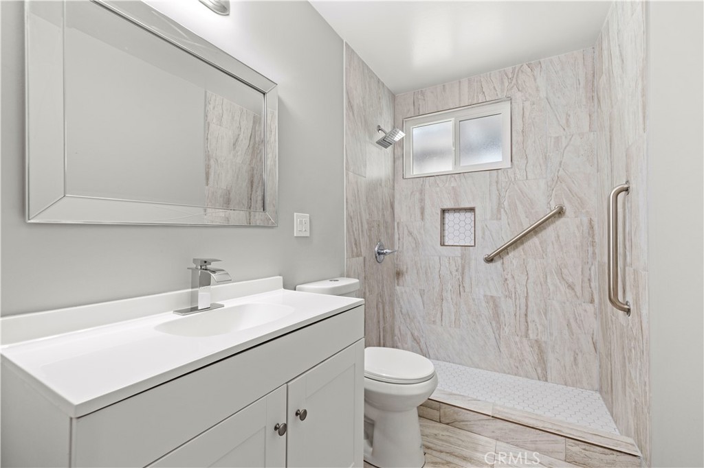 638 E Pillsbury Street Property Photo 8