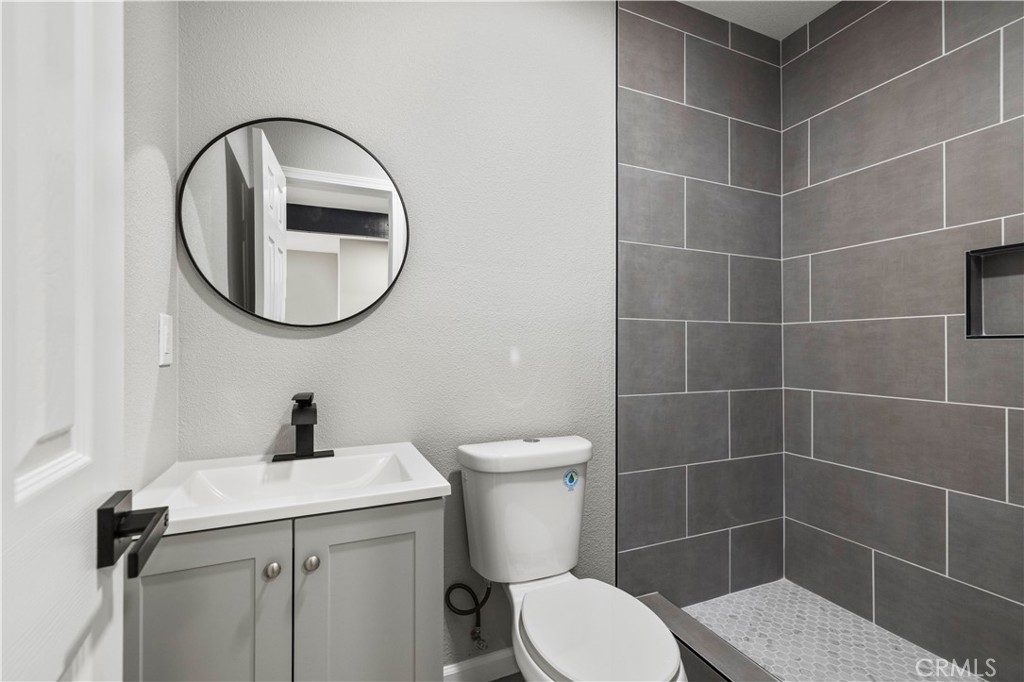 638 E Pillsbury Street Property Photo 17