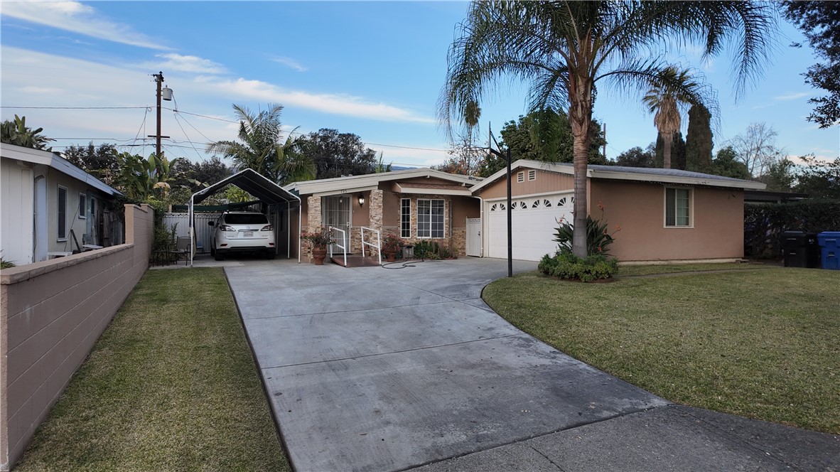 735 E Hanks Street Property Photo