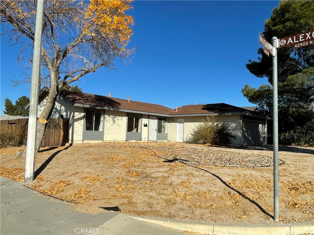 3635 W Avenue K12 Property Photo 1