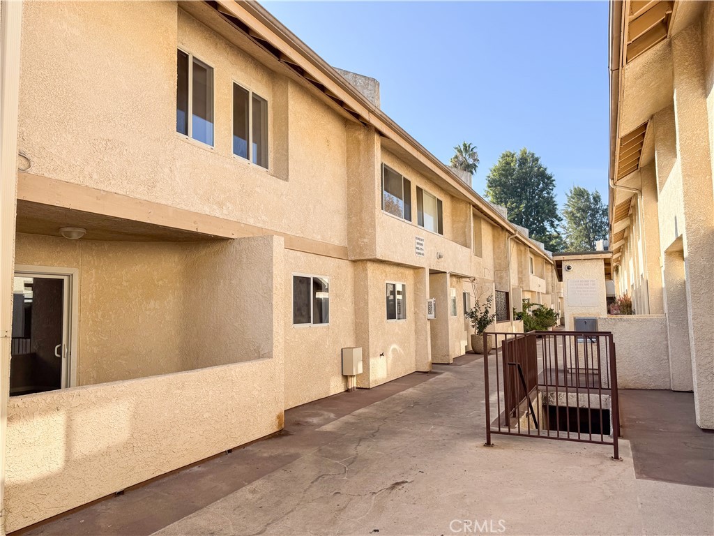 7631 Reseda Boulevard 42y Property Photo 16