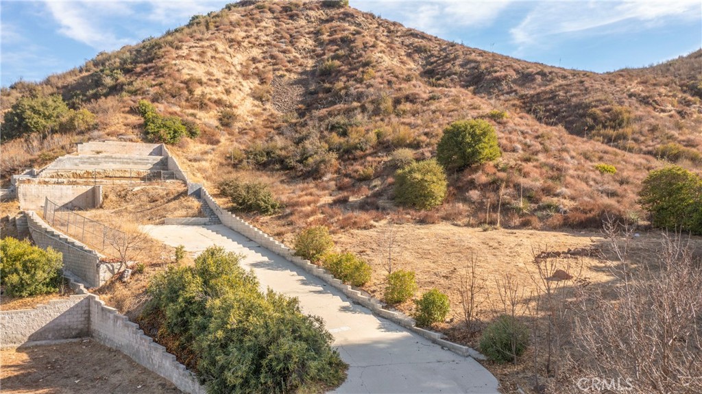 2524 Sierra Creek Road Property Photo 2