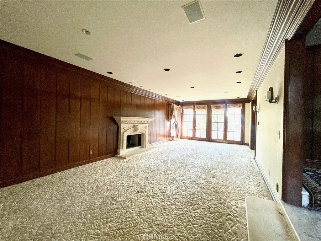 24756 Eilat Street Property Photo 4