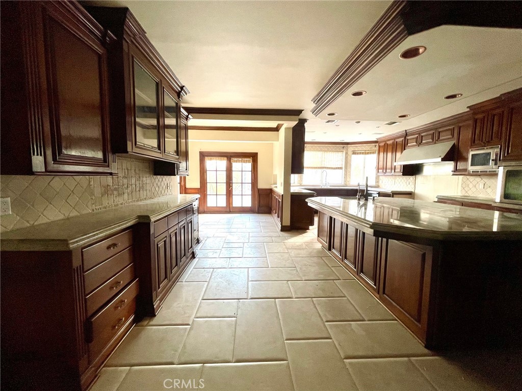 24756 Eilat Street Property Photo 11