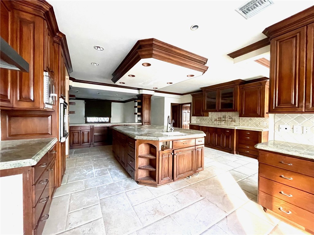 24756 Eilat Street Property Photo 13