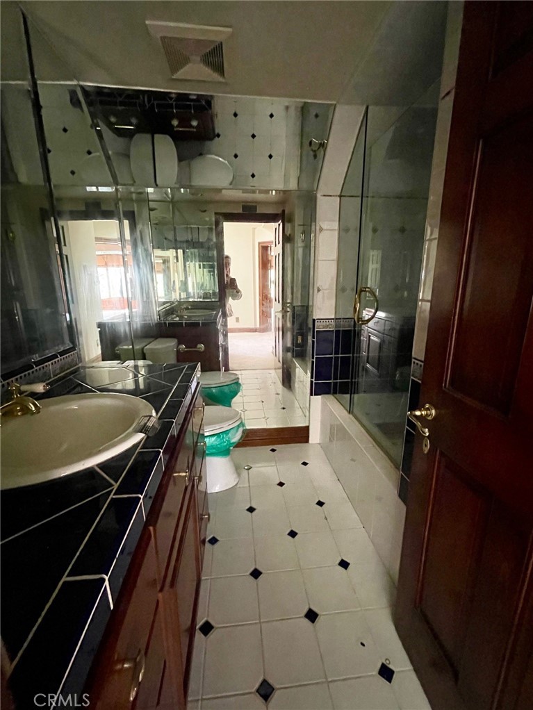 24756 Eilat Street Property Photo 28