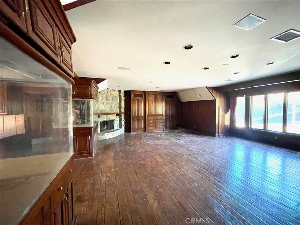 24756 Eilat Street Property Photo 35