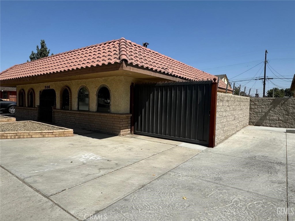 200 H Street Property Photo 3