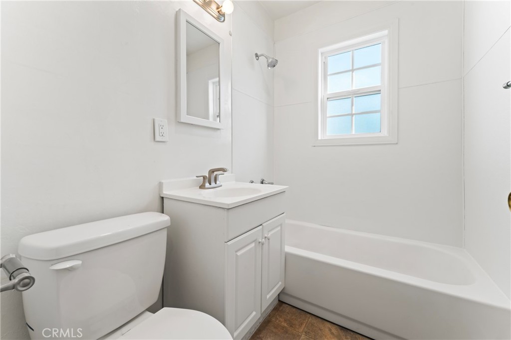 445 N Moss Street Property Photo 15