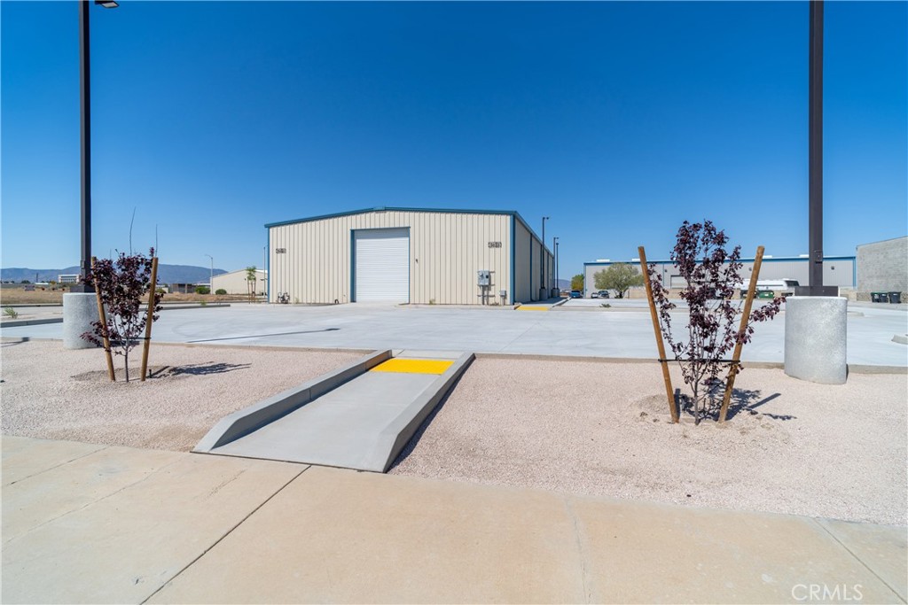 42515 Wall Street Property Photo 1