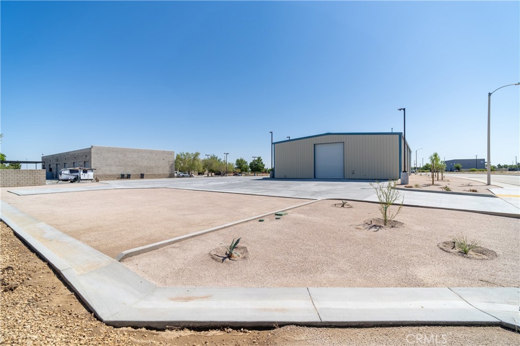 42515 Wall Street Property Photo 6
