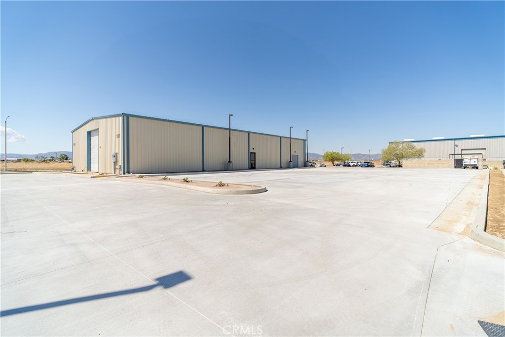 42515 Wall Street Property Photo 10