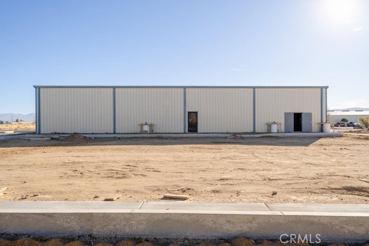 42515 Wall Street Property Photo 13