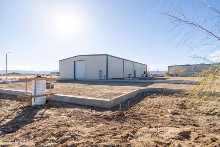 42515 Wall Street Property Photo 14