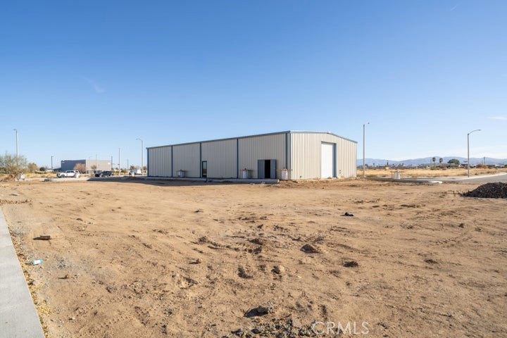 42515 Wall Street Property Photo 15