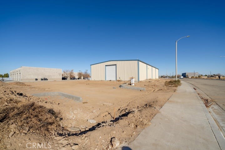 42515 Wall Street Property Photo 16